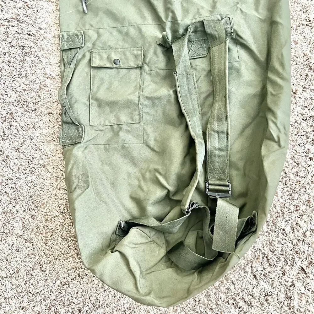 Military Duffle Bag, OD Green Nylon Sea Bag Carry Straps Army Duffel USGI Used